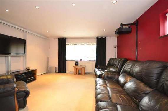 5&nbsp;Bedroom&nbsp;Detached