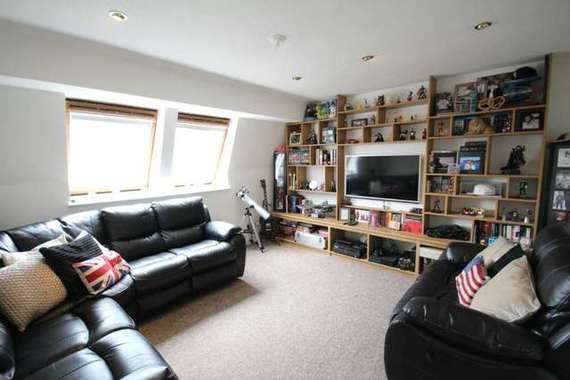2 Bedroom Flat