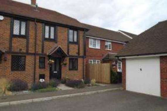 2 Bedroom End of Ter...