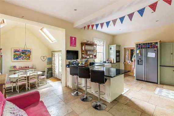 6&nbsp;Bedroom&nbsp;Detached