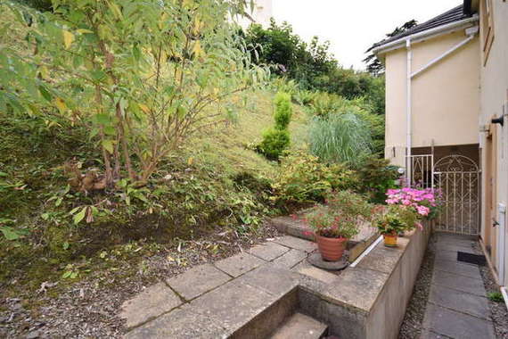 2 Bedroom Flat