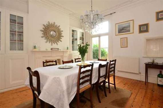 5 Bedroom Semi-Detac...