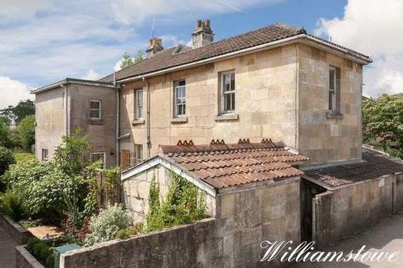 4 Bedroom Semi-Detac...