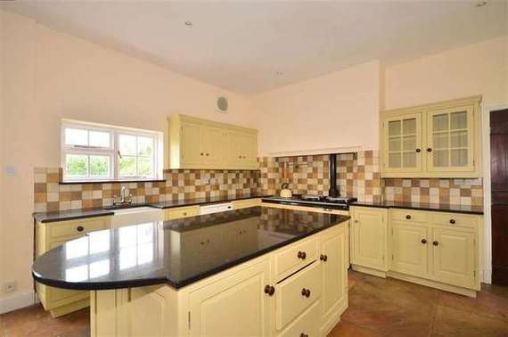 5&nbsp;Bedroom&nbsp;Detached