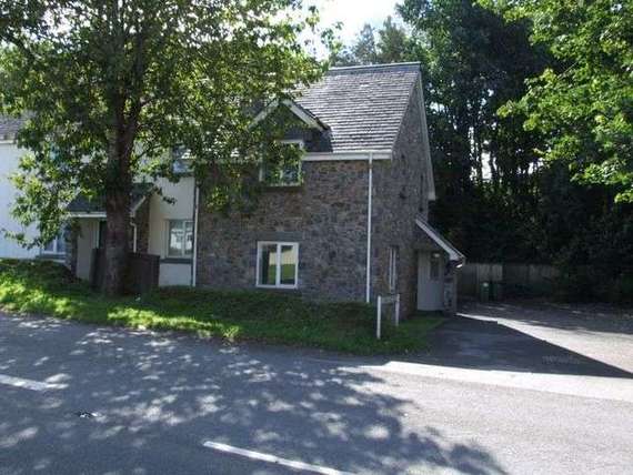 2 Bedroom End of Ter...
