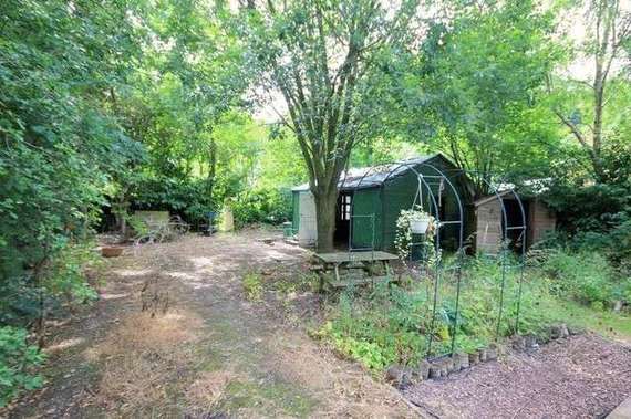 3 Bedroom Semi-Detac...
