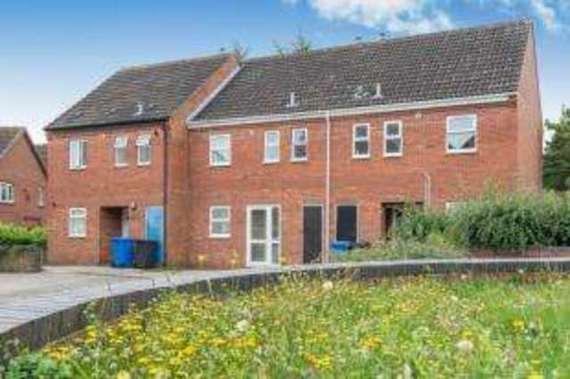 3 Bedroom End of Ter...