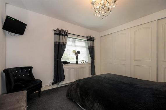 5 Bedroom Semi-Detac...