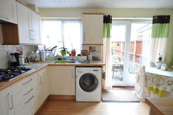 2 Bedroom End of Ter...