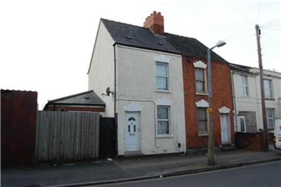 2 Bedroom End of Ter...