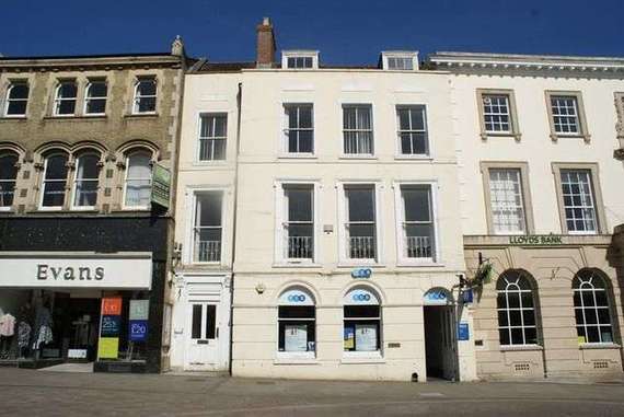 8 Bedroom Flat