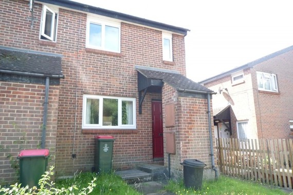 2 Bedroom End of Ter...