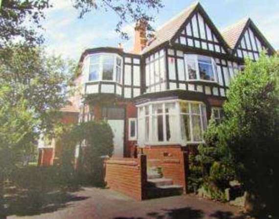 5 Bedroom Semi-Detac...