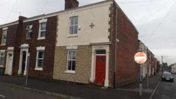 2 Bedroom End of Ter...