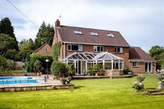 7&nbsp;Bedroom&nbsp;Detached