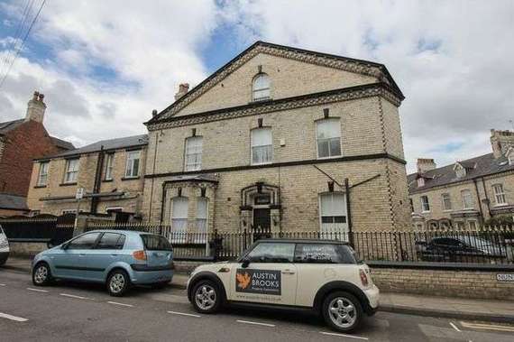 6&nbsp;Bedroom&nbsp;Semi-Detac...