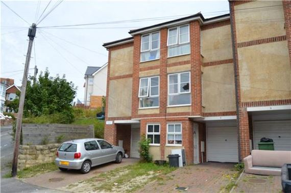 3 Bedroom End of Ter...
