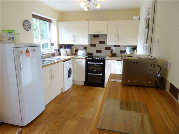 3 Bedroom End of Ter...