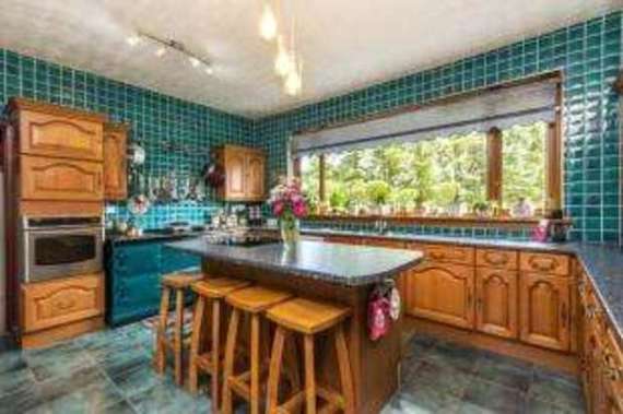 5&nbsp;Bedroom&nbsp;Detached