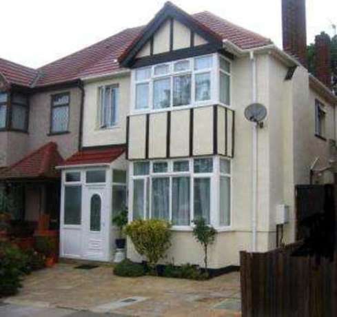 5 Bedroom Semi-Detac...