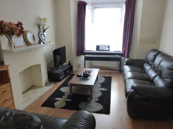 3 Bedroom End of Ter...