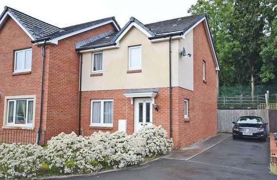 2 Bedroom End of Ter...