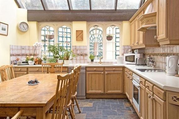 6 Bedroom Detached