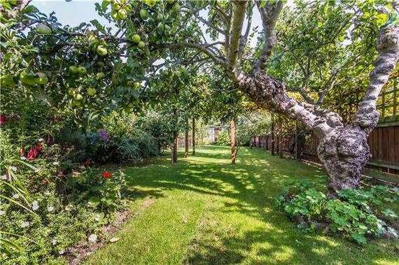 3 Bedroom End of Ter...