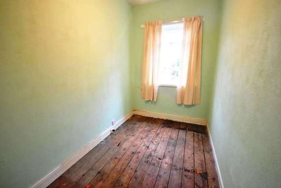 2 Bedroom End of Ter...