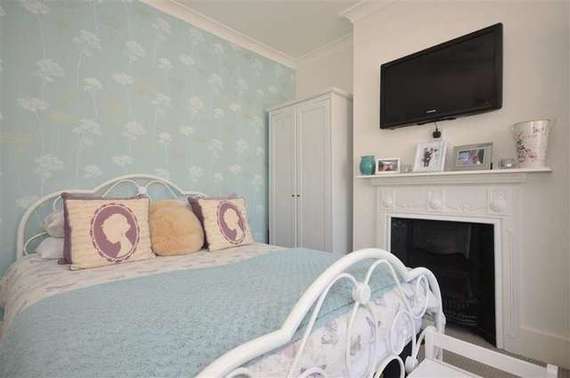 3 Bedroom End of Ter...