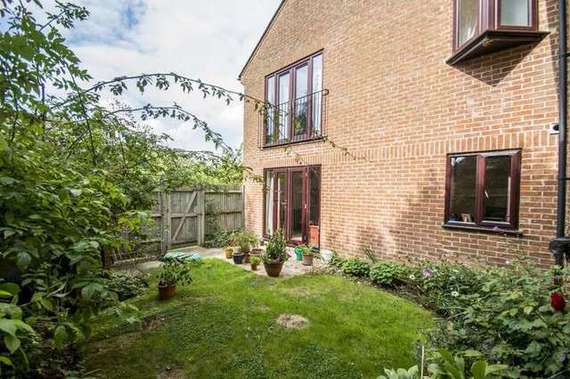 2 Bedroom Flat