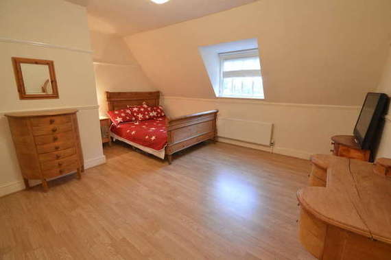 4 Bedroom Semi-Detac...