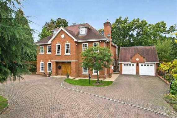 6 Bedroom Detached