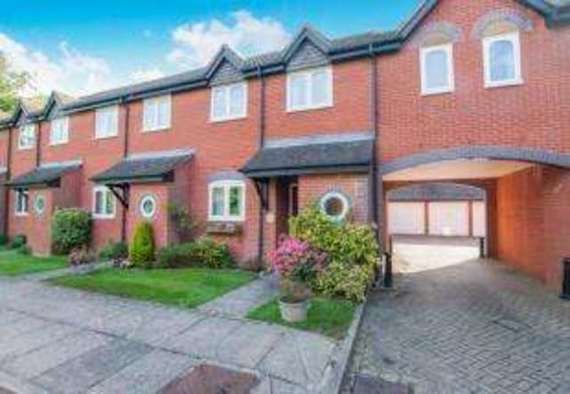 2 Bedroom End of Ter...
