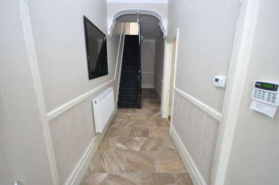 6 Bedroom Terraced