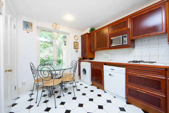 4 Bedroom End of Ter...