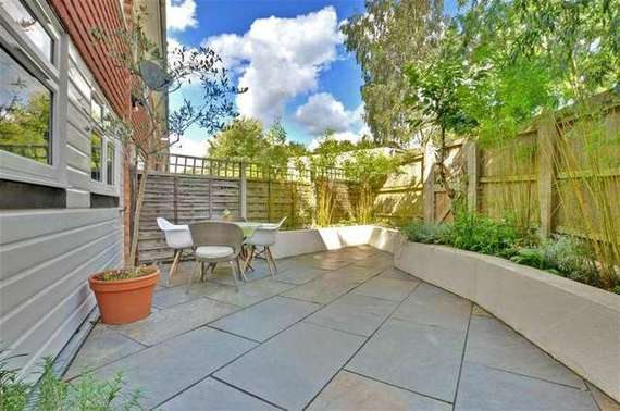 4 Bedroom End of Ter...