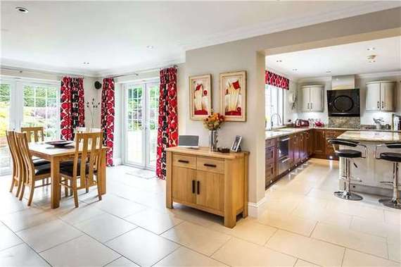 5&nbsp;Bedroom&nbsp;Detached