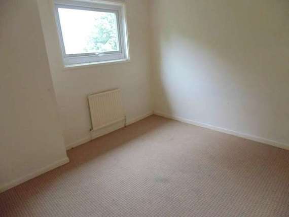6 Bedroom End of Ter...