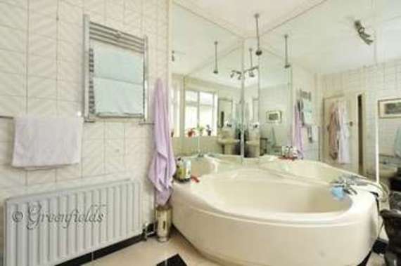 4&nbsp;Bedroom&nbsp;Semi-Detac...