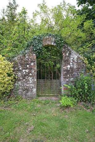 6&nbsp;Bedroom&nbsp;Detached