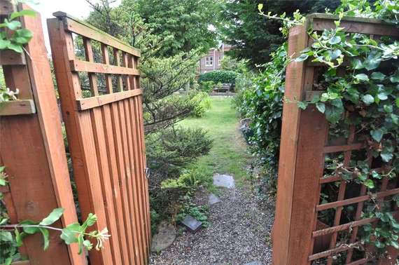 3 Bedroom Maisonette