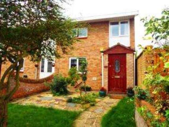 2 Bedroom End of Ter...