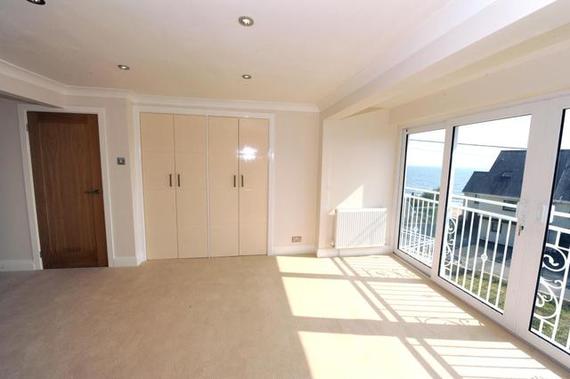 5&nbsp;Bedroom&nbsp;Detached