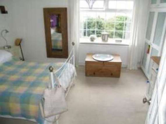 2 Bedroom End of Ter...