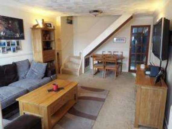 2 Bedroom End of Ter...