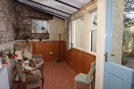 5 Bedroom Semi-Detac...