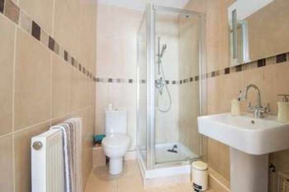 2 Bedroom Ground Fla...