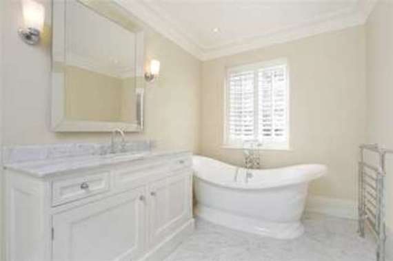 6 Bedroom Detached