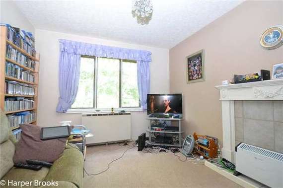 1 Bedroom Apartment